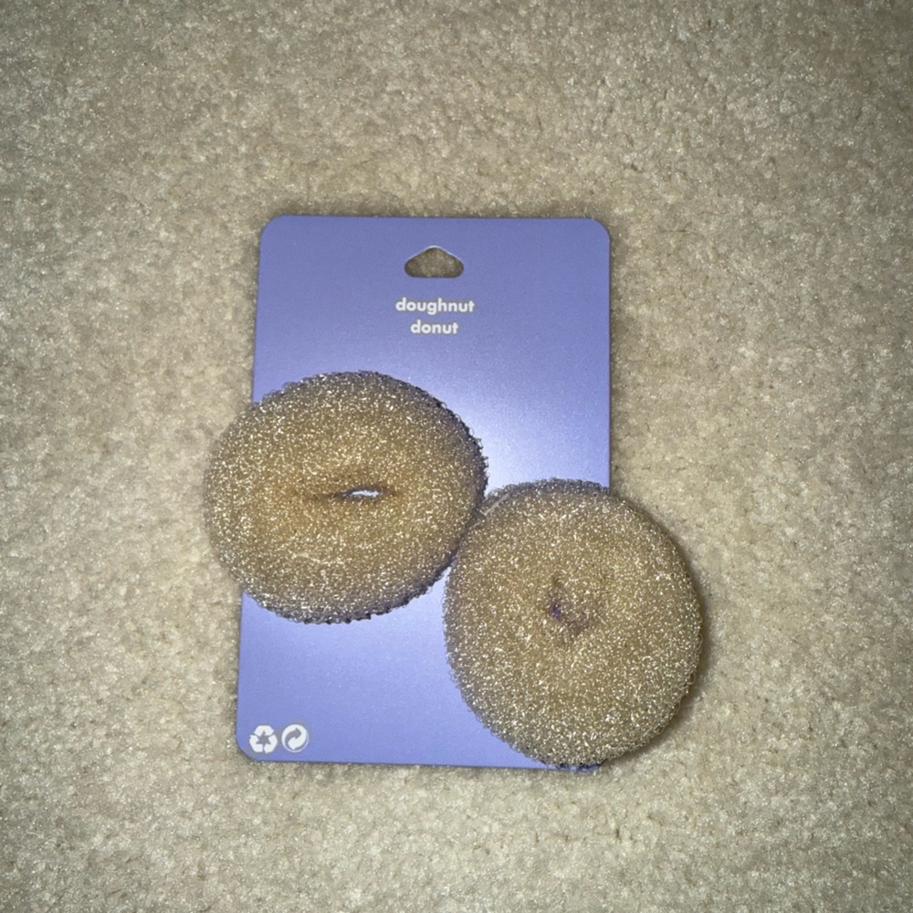 Claire’s doughnut bun shapers. NWT!! 2x!!